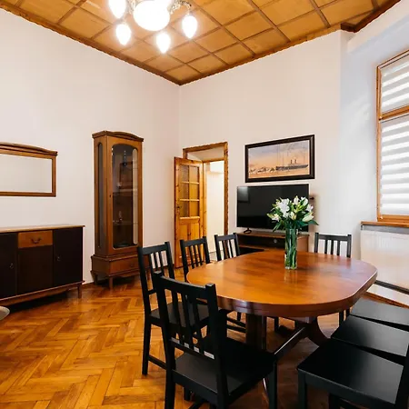 Native Krasinskiego 21 * Krakau