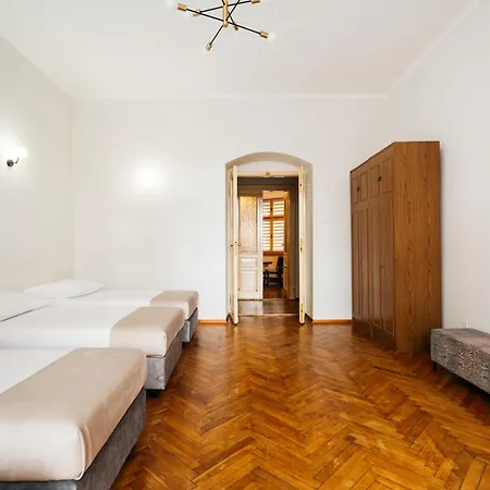 Native Krasinskiego 21