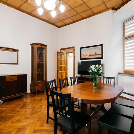 Native Krasinskiego 21